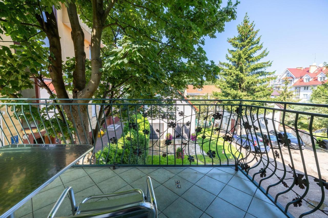 Bright & Spacious Family Apartment In Miedzyzdroje With Parking And 3 Balconies By Noclegi Renters Exteriör bild
