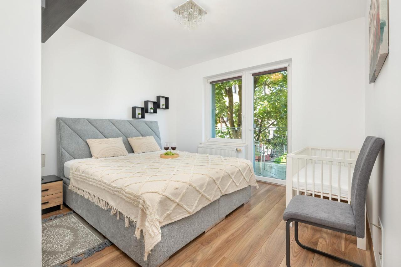 Bright & Spacious Family Apartment In Miedzyzdroje With Parking And 3 Balconies By Noclegi Renters Exteriör bild