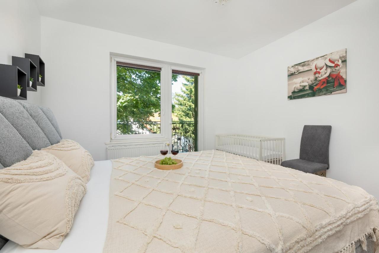Bright & Spacious Family Apartment In Miedzyzdroje With Parking And 3 Balconies By Noclegi Renters Exteriör bild