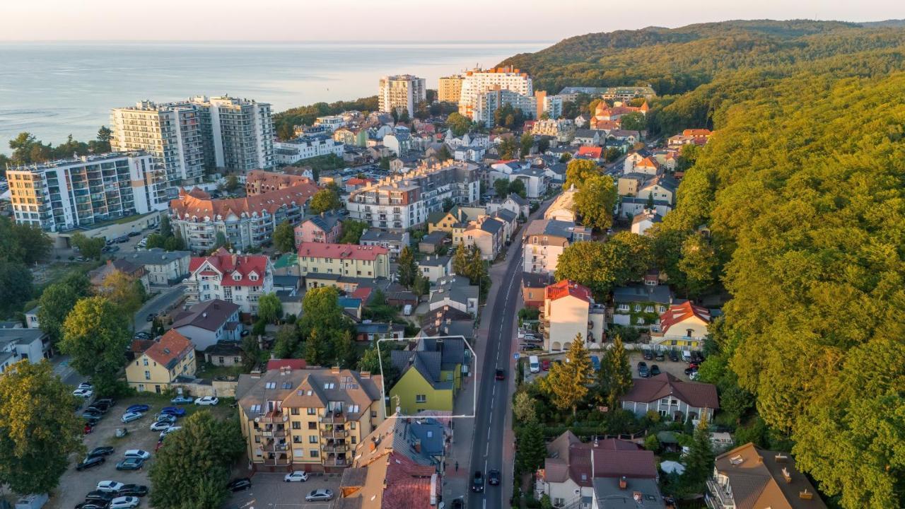 Bright & Spacious Family Apartment In Miedzyzdroje With Parking And 3 Balconies By Noclegi Renters Exteriör bild